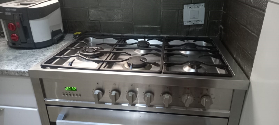 3 Bedroom Property for Sale in Manzil Park North West